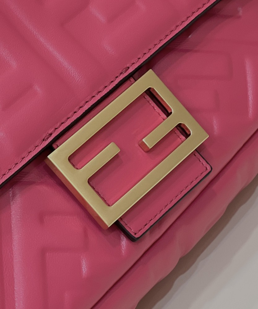 Fendi Baguette bag  0135AM Mirror Boutique
