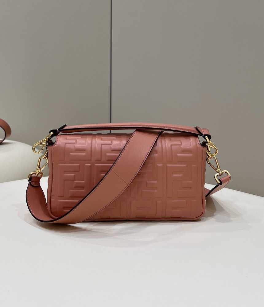 Fendi Baguette bag  0135AM Mirror Boutique