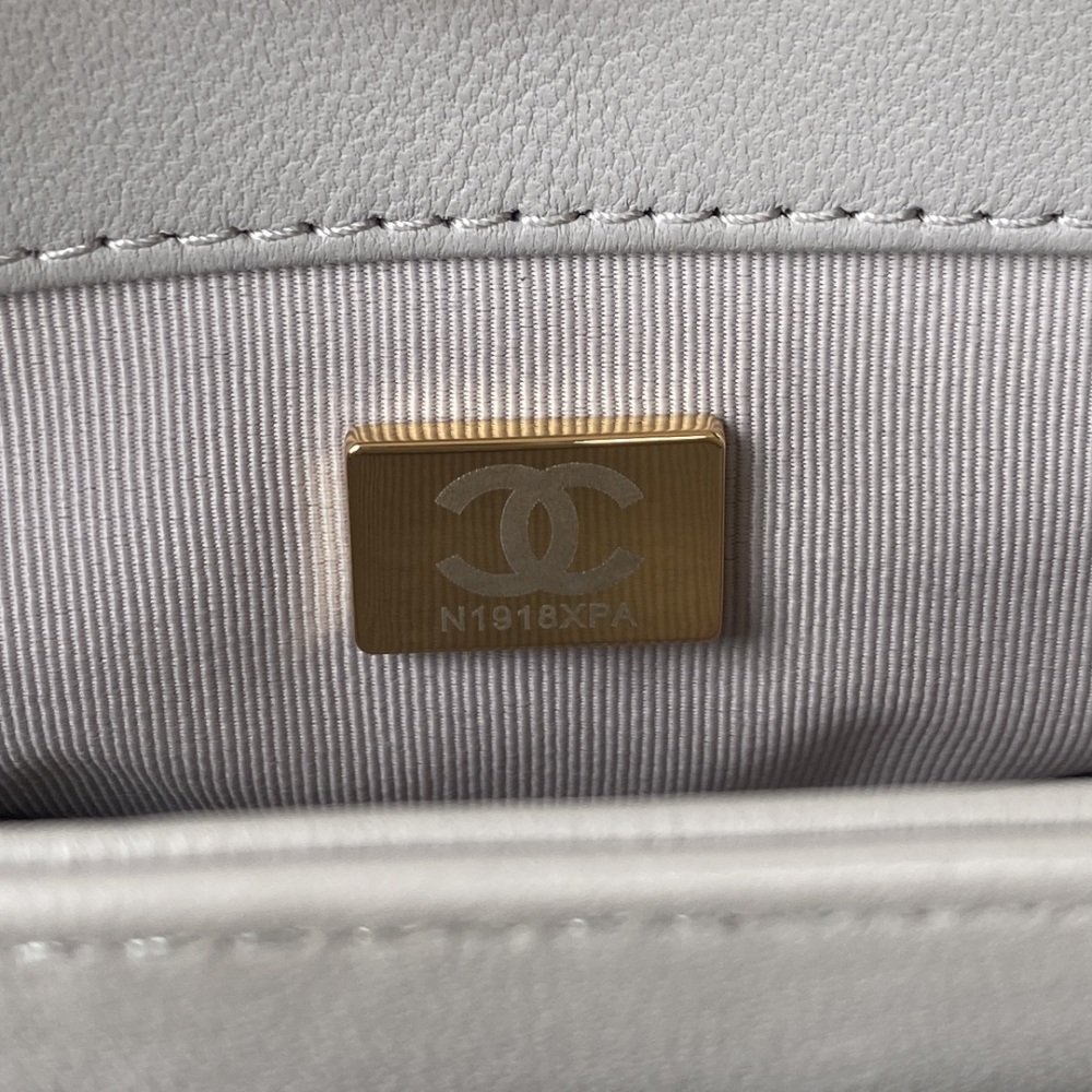 Chanel 22bs PILLOE BAG flap MM AS3498 Mirror Boutique