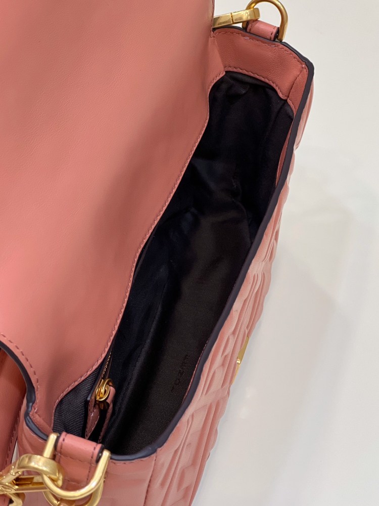 Fendi Baguette bag  0135AM Mirror Boutique