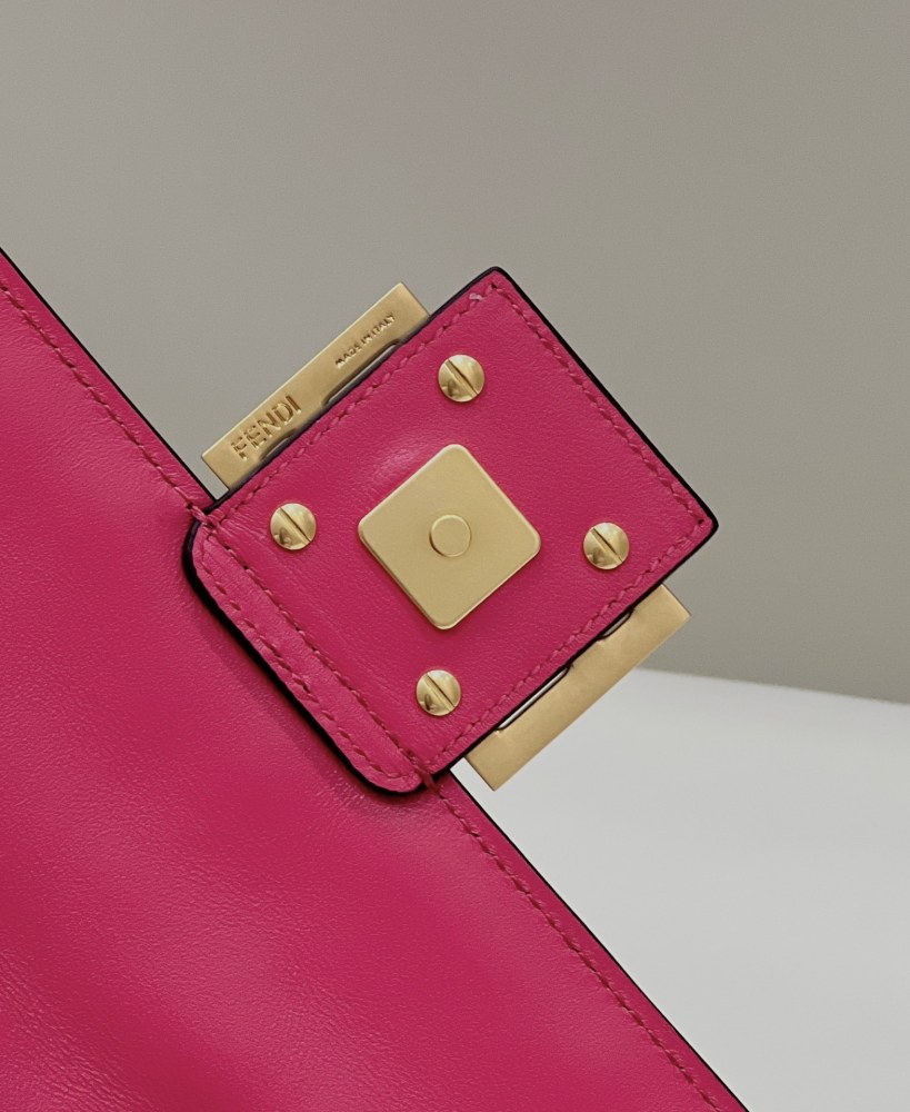 Fendi Baguette bag  0135AM Mirror Boutique