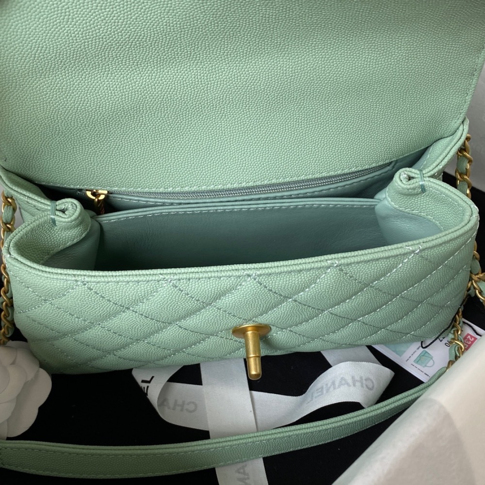 Chanel 23p cocohandle 92990 Mirror Boutique