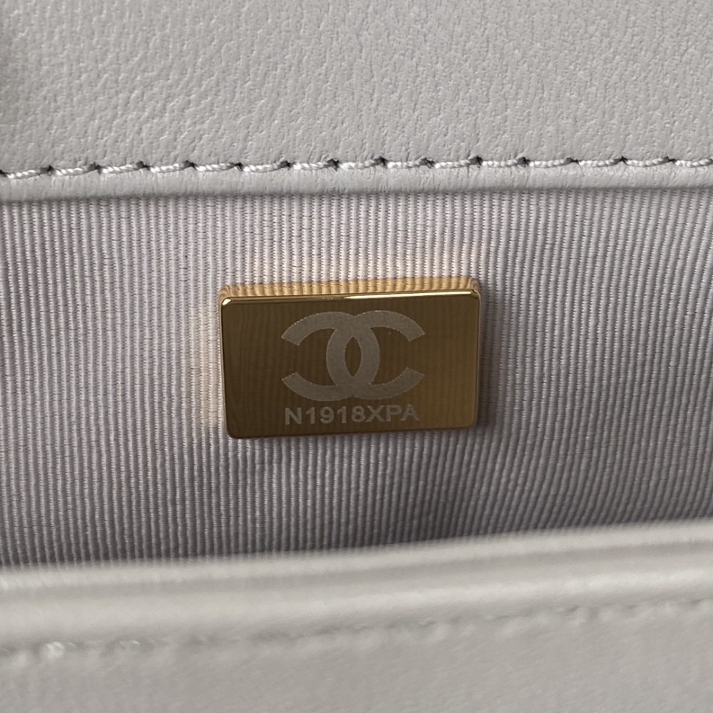 Chanel 22bs PILLOE BAG flap AS3499 Mirror Boutique