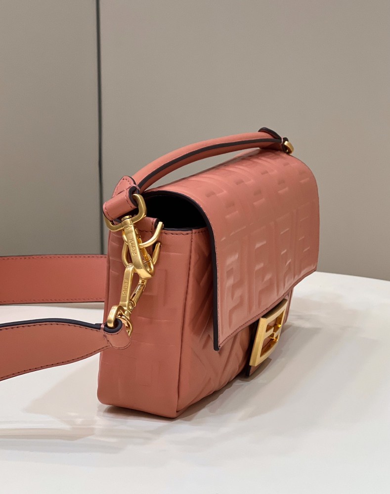 Fendi Baguette bag  0135AM Mirror Boutique