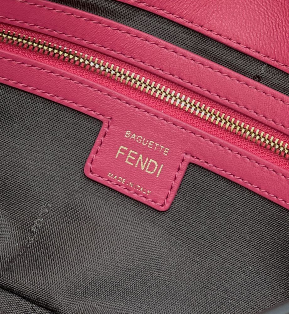 Fendi Baguette bag  0135AM Mirror Boutique