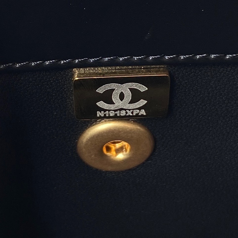 Chanel 23p Kelly bags MM AS3886 Mirror Boutique