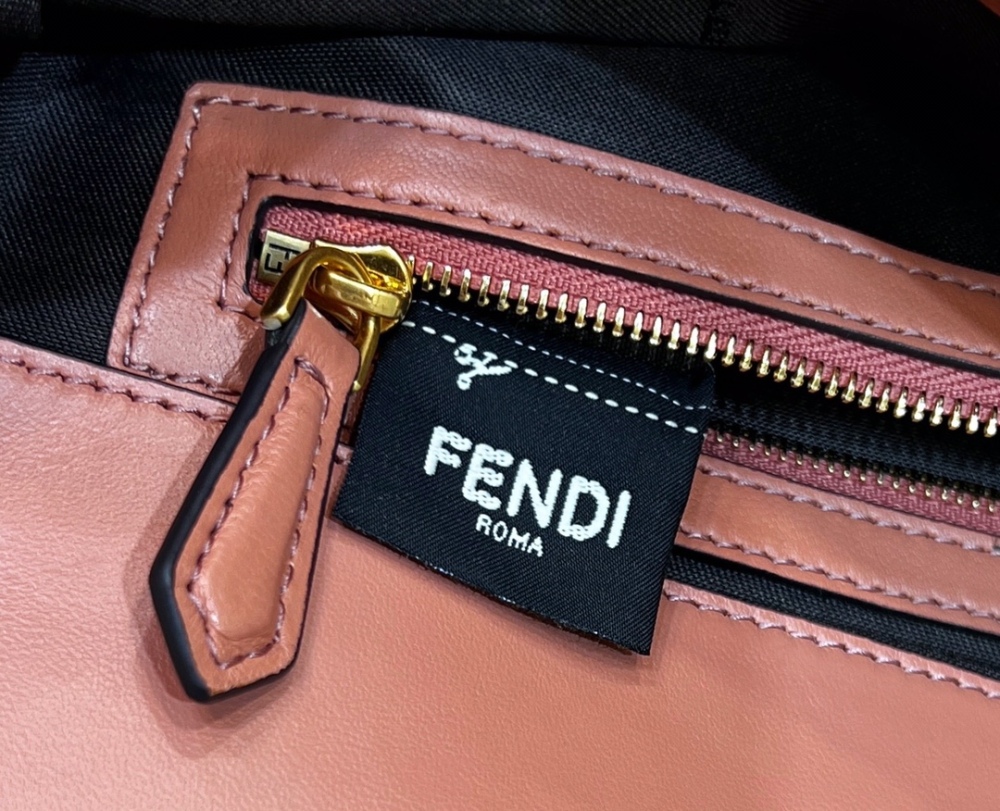 Fendi Baguette bag  0135AM Mirror Boutique