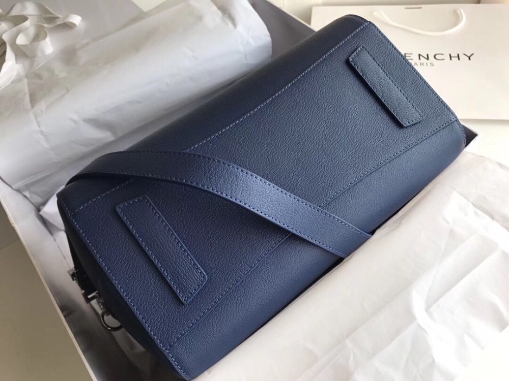 Givenchy 🇫🇷 Antignoa tote GM 0925 Mirror Boutique