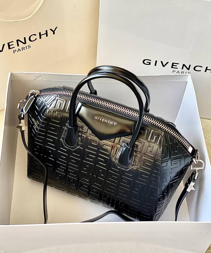 Givenchy 🇫🇷 Antignoa tote GM 0925 Mirror Boutique