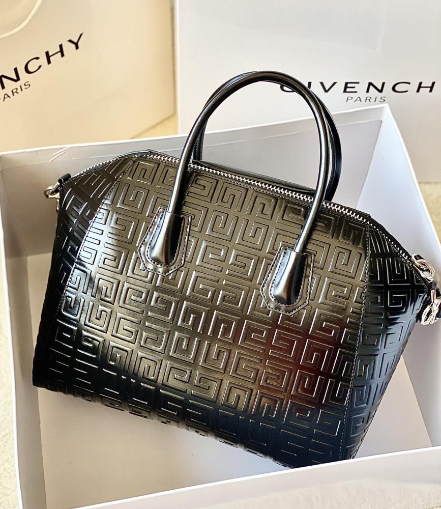 Givenchy 🇫🇷 Antignoa tote GM 0925 Mirror Boutique