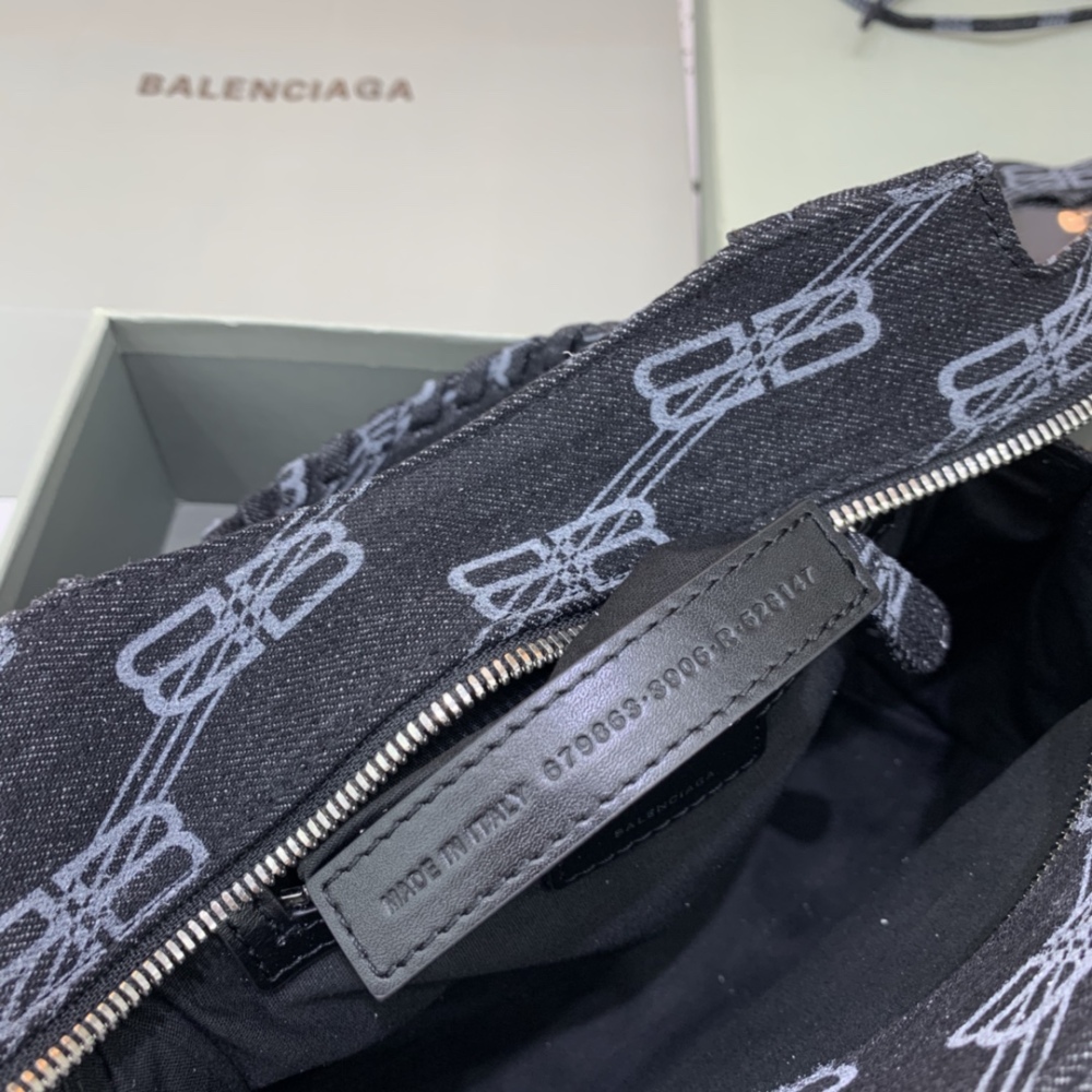 Balenciaga Neo cagole bag MM 638515 Mirror Boutique