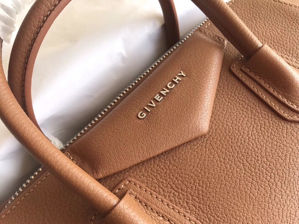 Givenchy 🇫🇷 Antignoa tote GM 0925 Mirror Boutique
