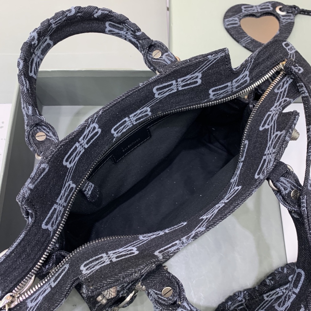 Balenciaga Neo cagole bag MM 638515 Mirror Boutique
