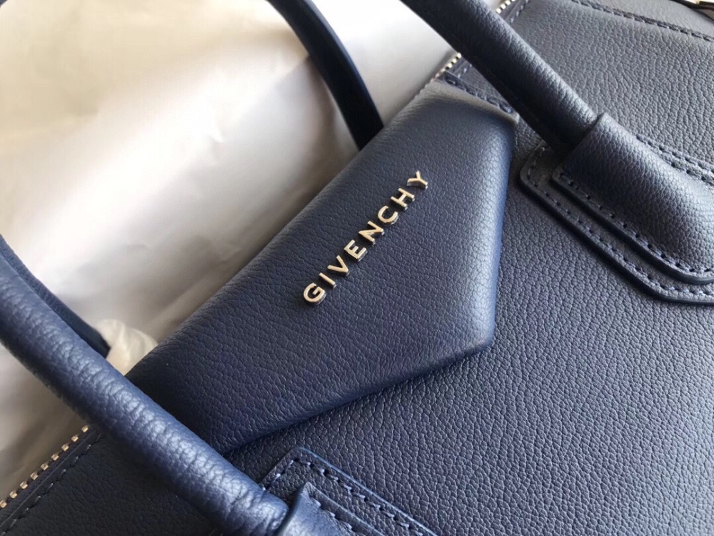 Givenchy 🇫🇷 Antignoa tote GM 0925 Mirror Boutique