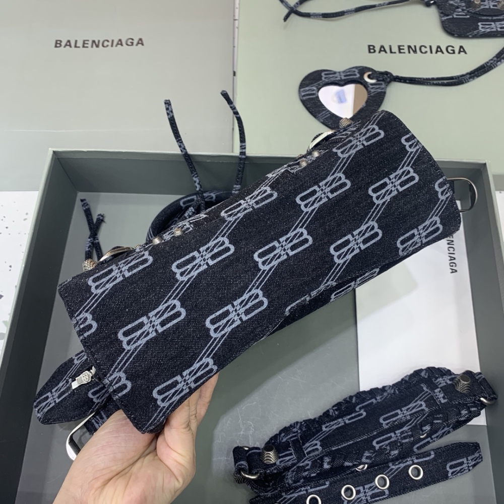 Balenciaga Neo cagole bag MM 638515 Mirror Boutique