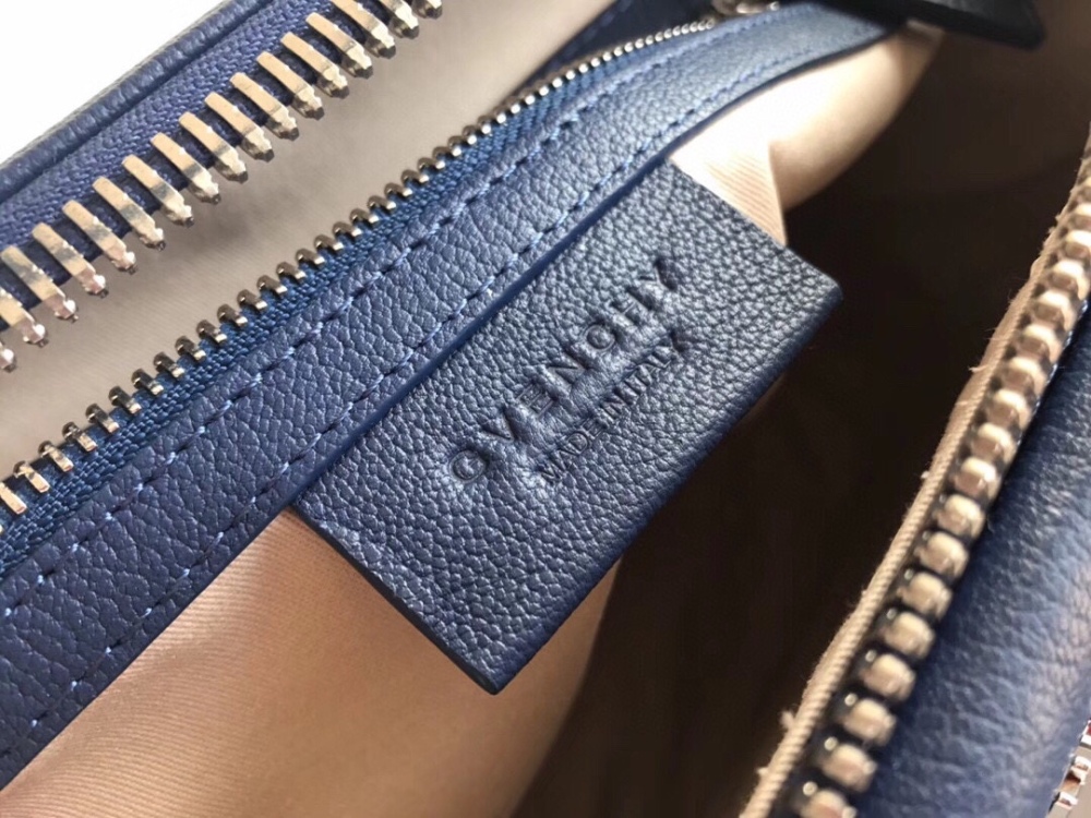 Givenchy 🇫🇷 Antignoa tote GM 0925 Mirror Boutique