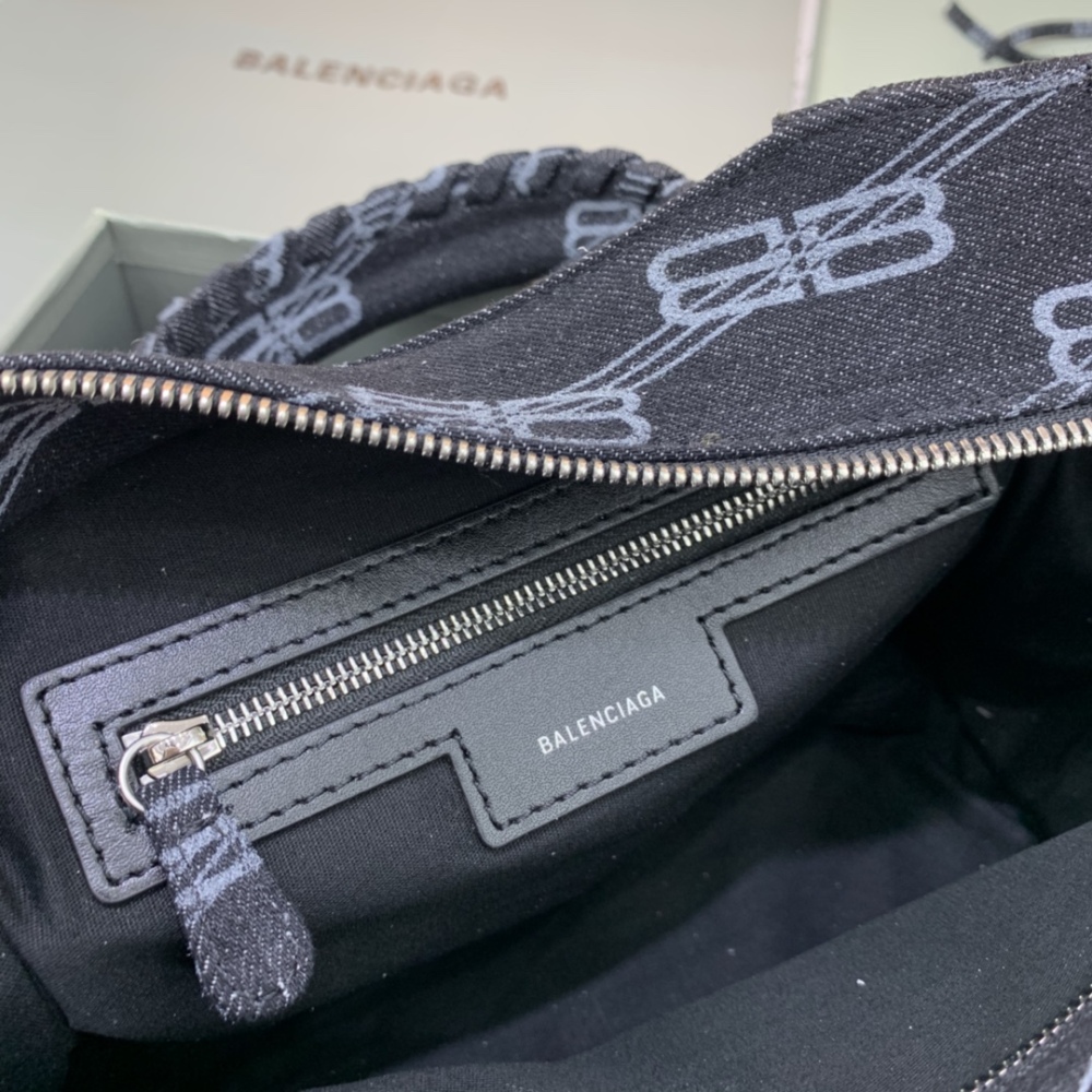 Balenciaga Neo cagole bag MM 638515 Mirror Boutique