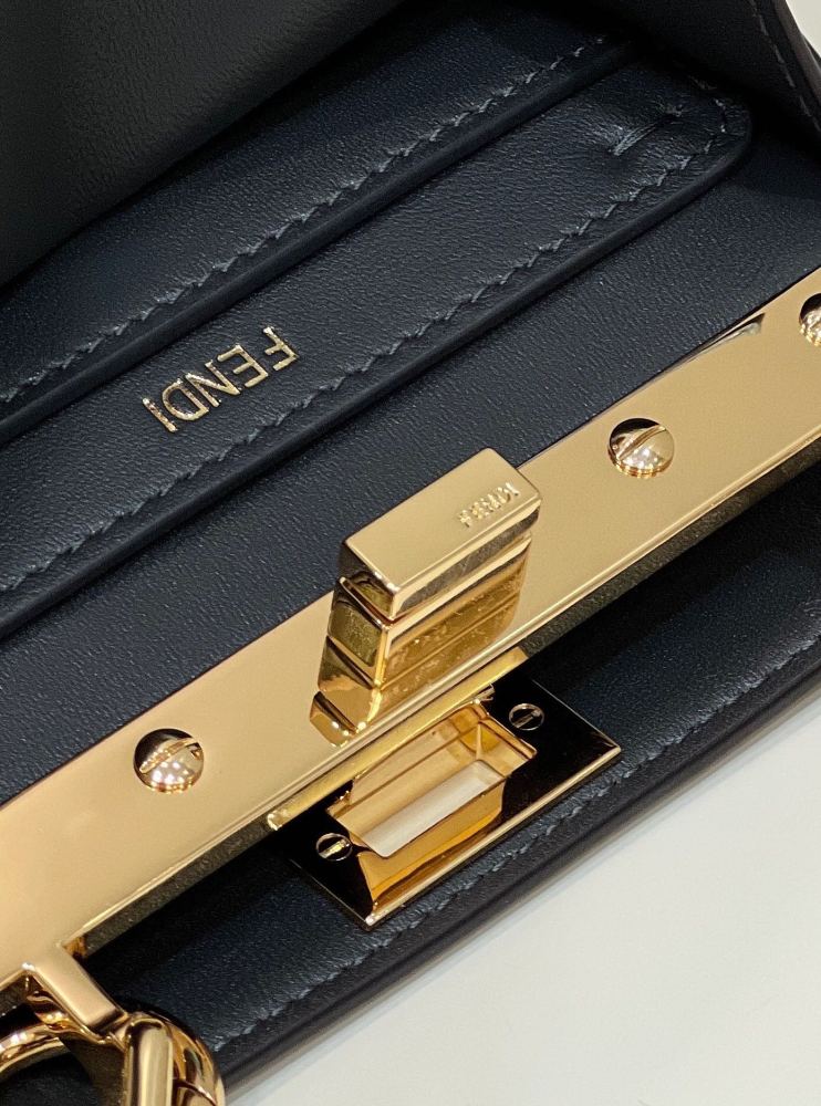 Fendi 𝐏𝐄𝐄𝐊𝐀𝐁𝐎𝐎 I see you petite 20cm 80062 Mirror Boutique