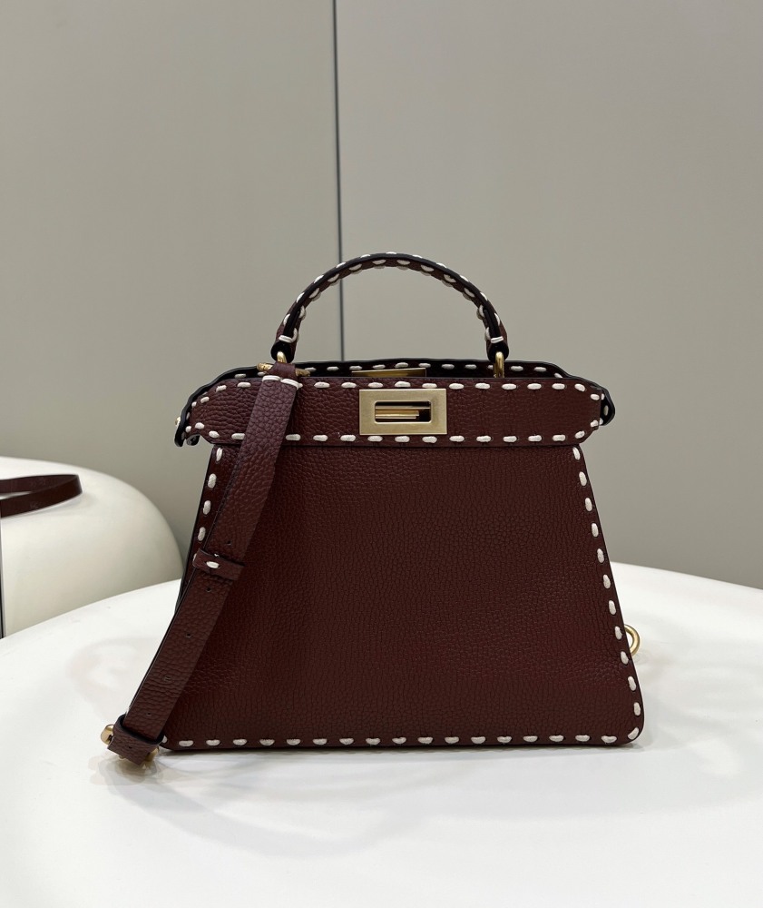 Fendi 𝐏𝐄𝐄𝐊𝐀𝐁𝐎𝐎  𝐈 𝐒𝐄𝐄 𝐔 External suture PM 27cm 80013B Mirror Boutique