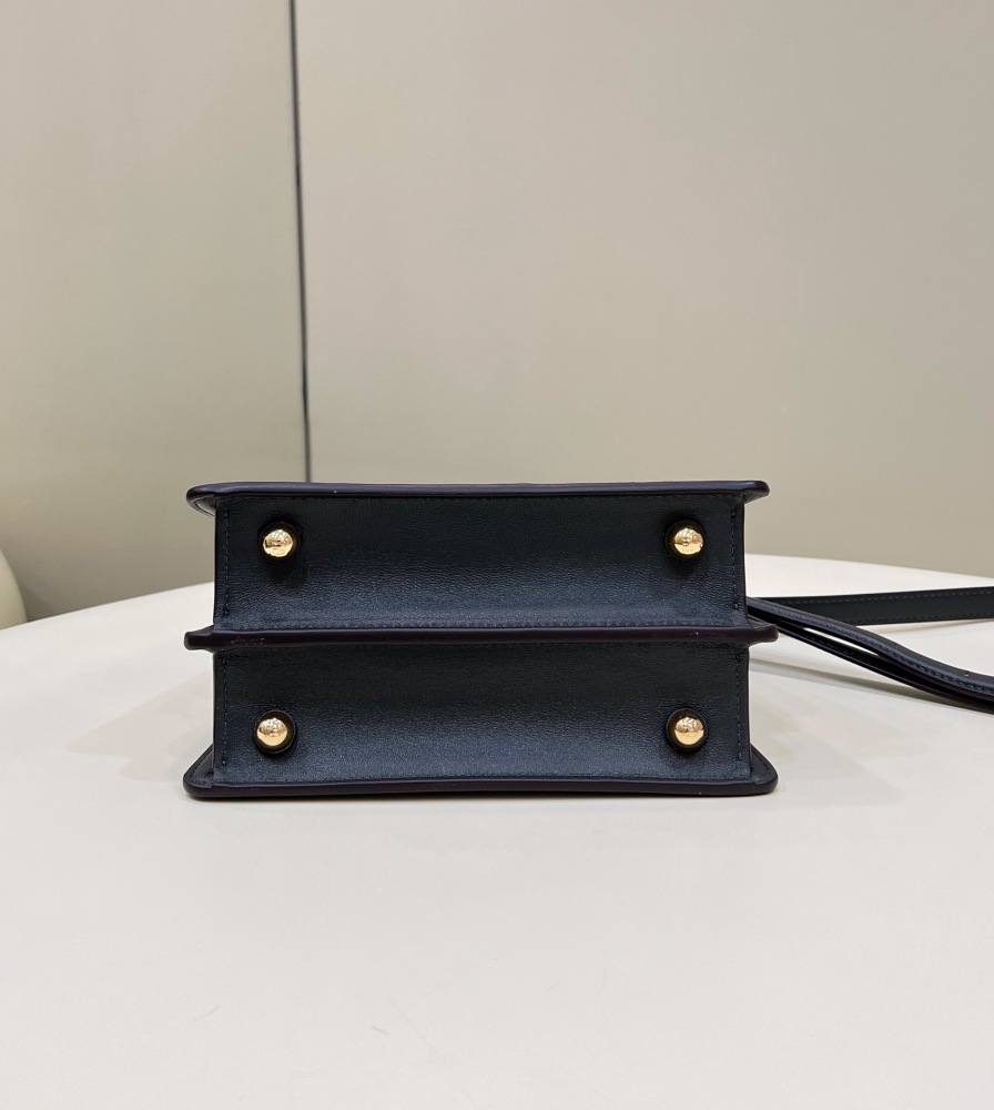 Fendi 𝐏𝐄𝐄𝐊𝐀𝐁𝐎𝐎 I see you petite 20cm 80062 Mirror Boutique