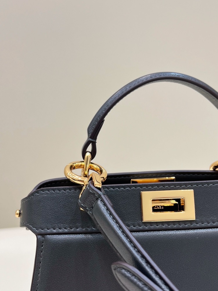 Fendi 𝐏𝐄𝐄𝐊𝐀𝐁𝐎𝐎 I see you petite 20cm 80062 Mirror Boutique