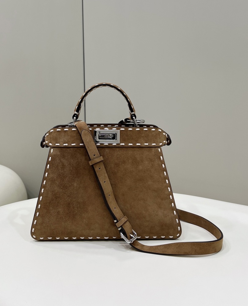 Fendi 𝐏𝐄𝐄𝐊𝐀𝐁𝐎𝐎  𝐈 𝐒𝐄𝐄 𝐔 External suture PM 27cm 80013B Mirror Boutique