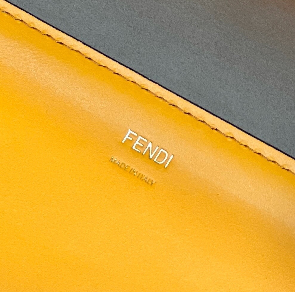 Fendi 𝐏𝐞𝐞𝐤𝐚𝐛𝐨𝐨Tote 8266 GM 40cm 80009 Mirror Boutique