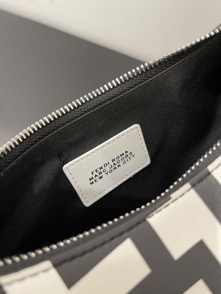 Fendi graphy 80056 Mirror Boutique