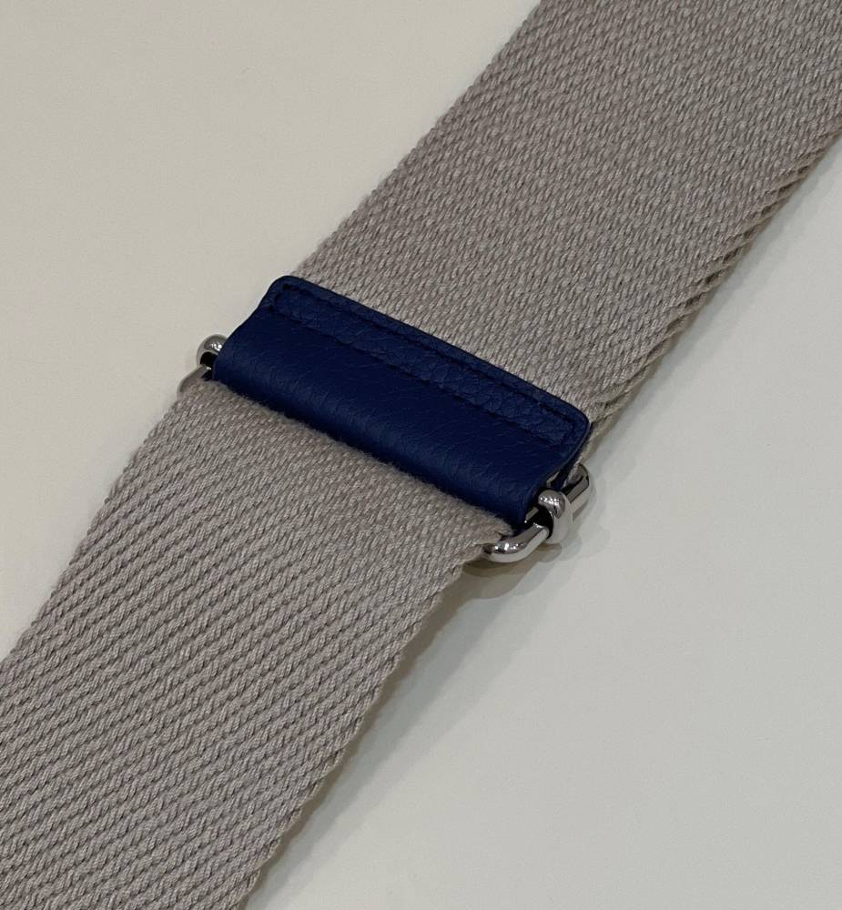 Fendi shoulder strap 912 Mirror Boutique