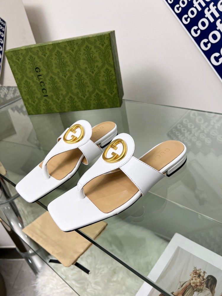 Gucci slippers flat