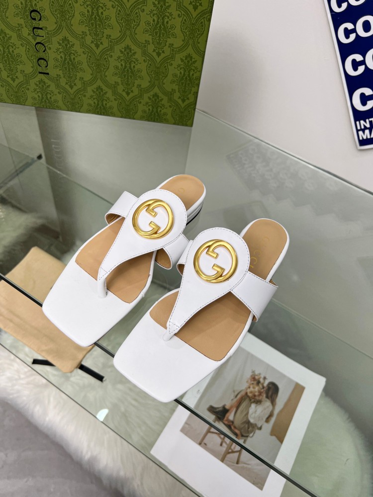 Gucci slippers flat