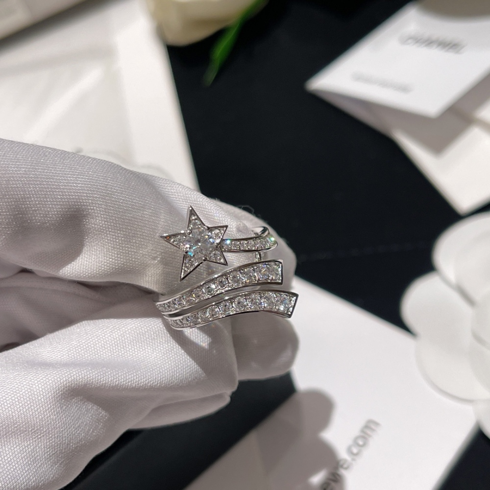 CHANEL rings