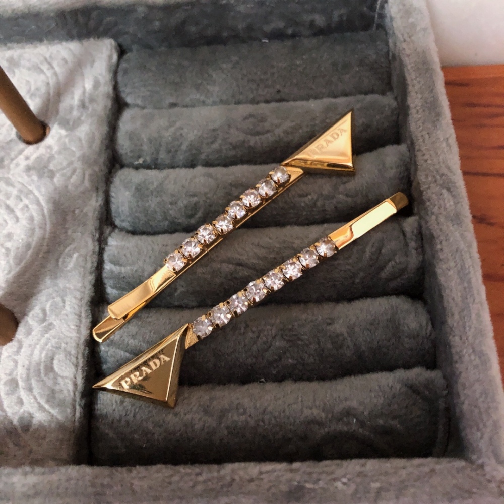 PRADA hairpin