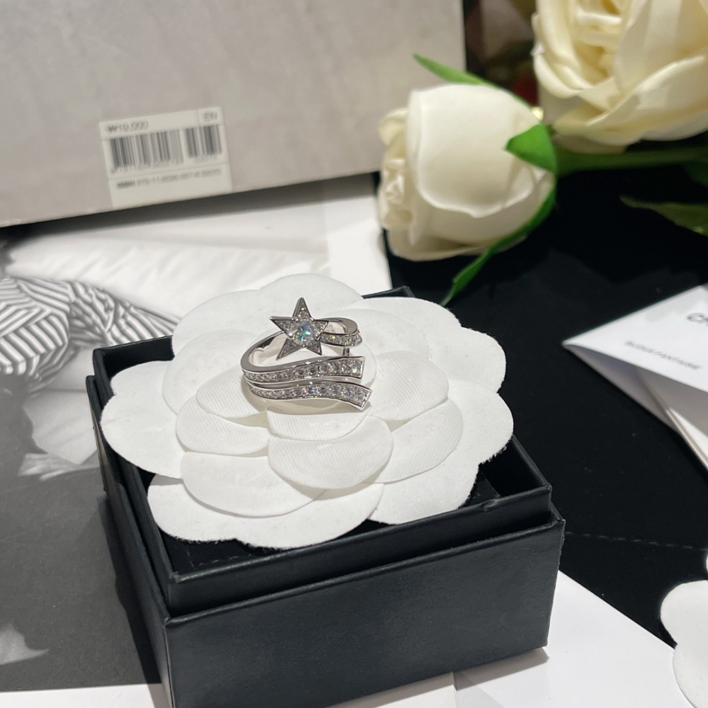 CHANEL rings