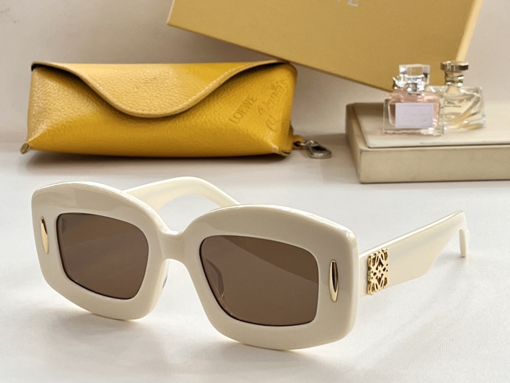 LOEWE Sunglasses