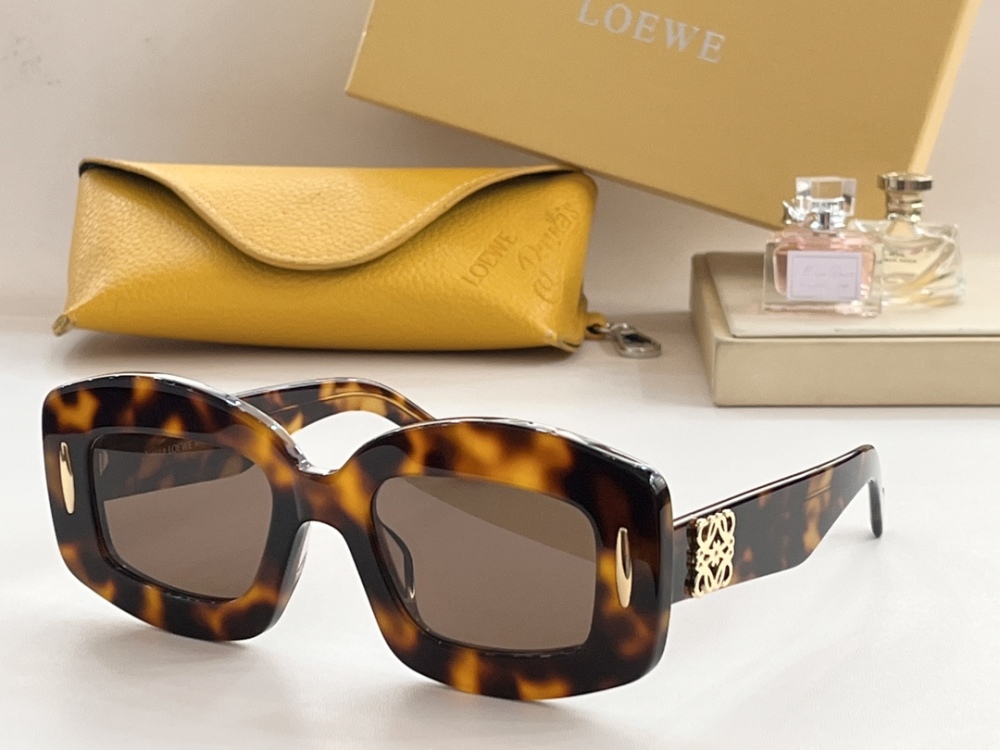 LOEWE Sunglasses