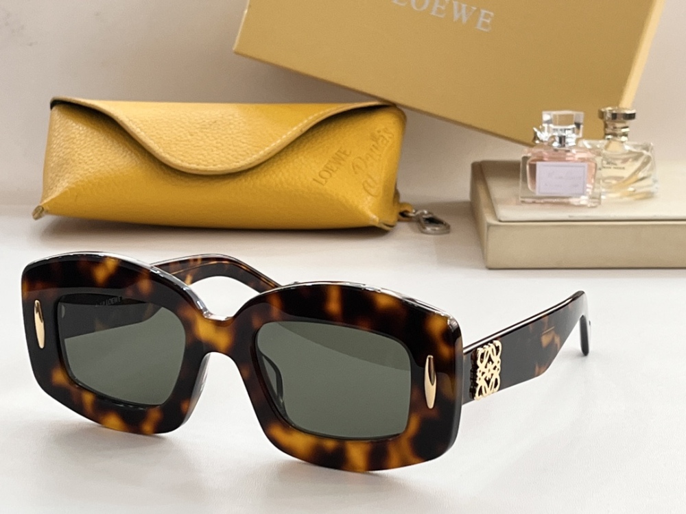 LOEWE Sunglasses