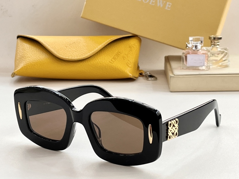 LOEWE Sunglasses