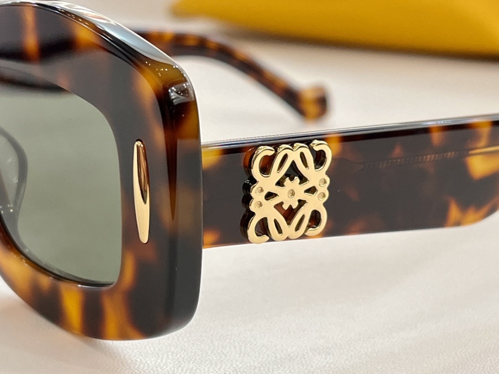 LOEWE Sunglasses