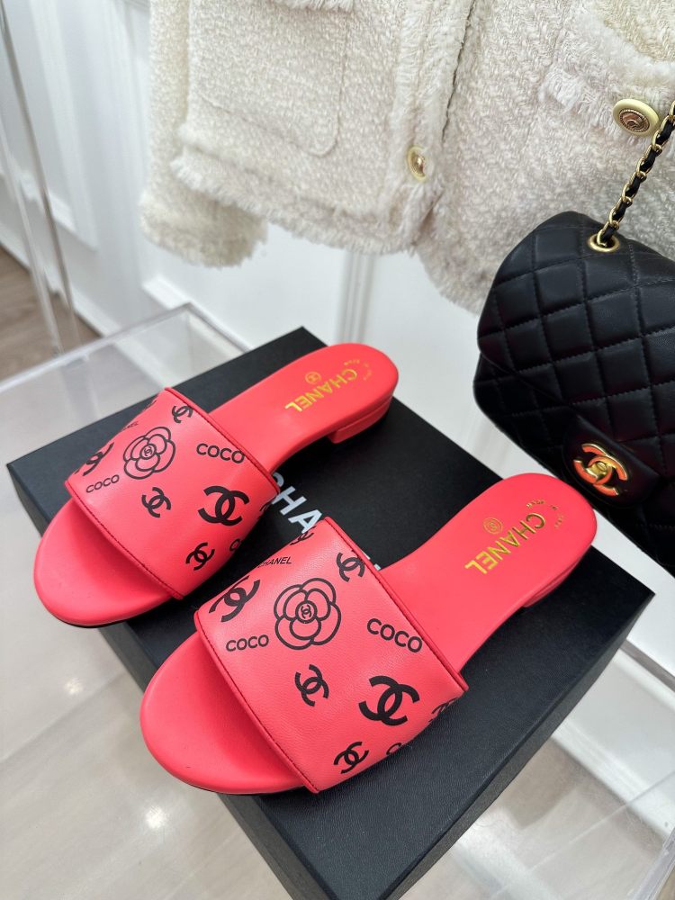 Chanel Slippers flat
