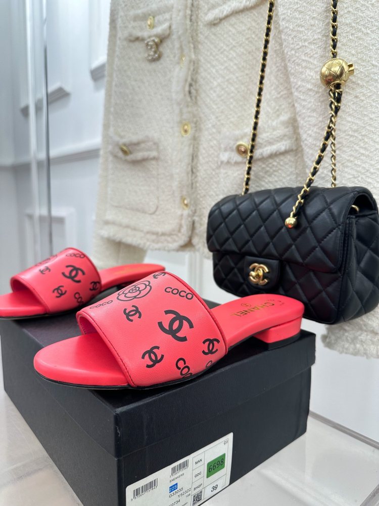 Chanel Slippers flat