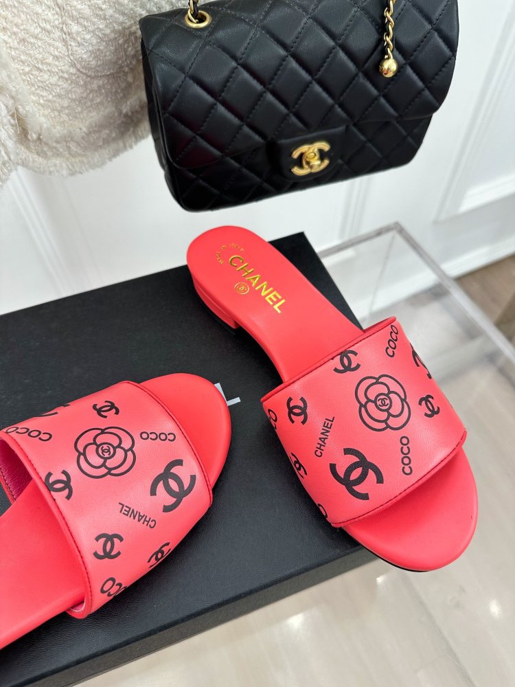 Chanel Slippers flat