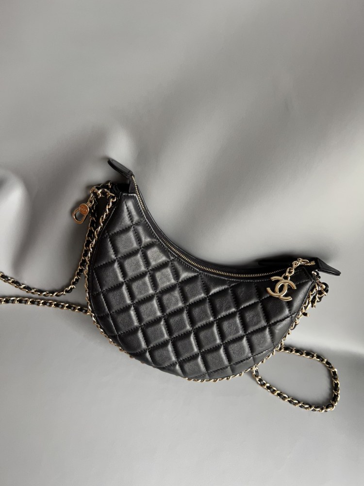 Chanel 23P crescent hobo bag Genuine level（99%）