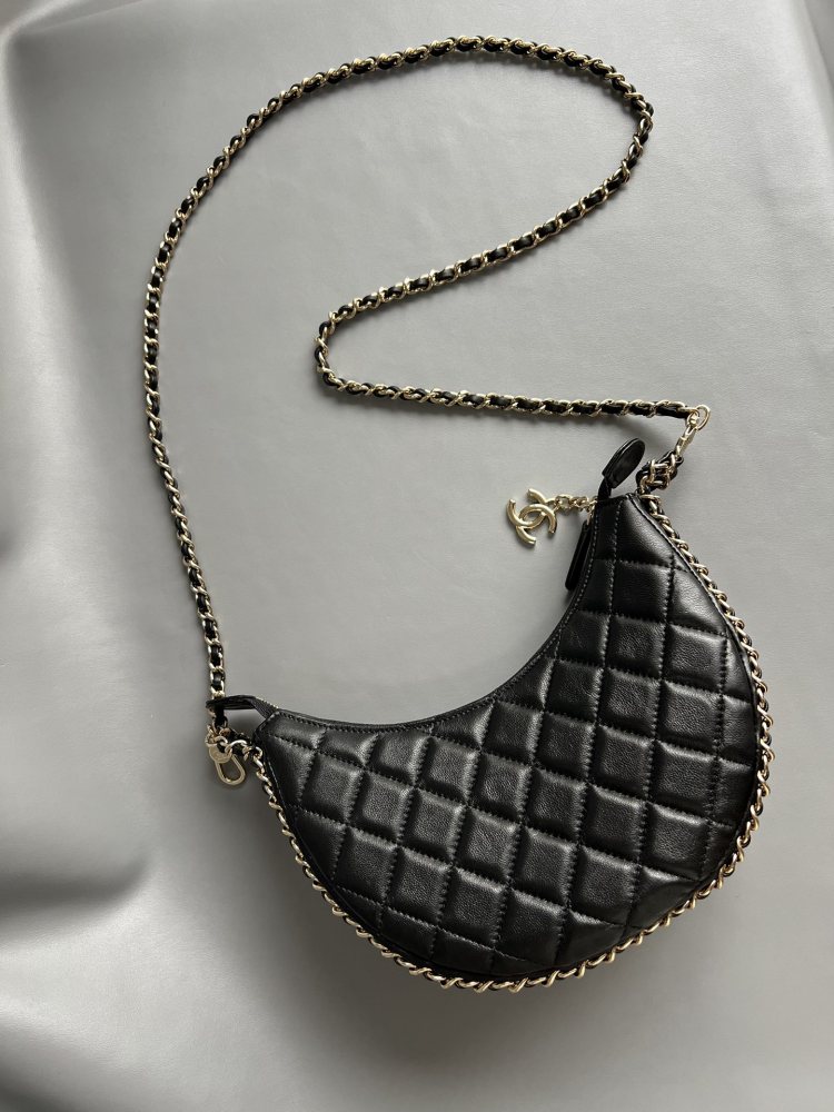 Chanel 23P crescent hobo bag Genuine level（99%）