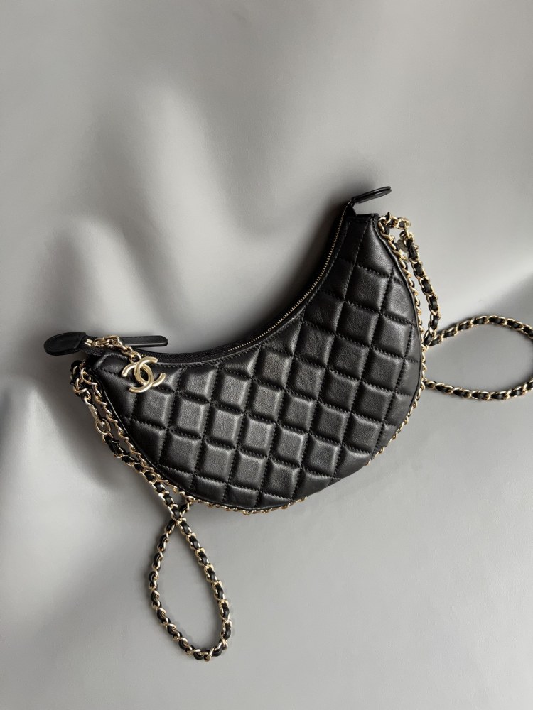 Chanel 23P crescent hobo bag Genuine level（99%）