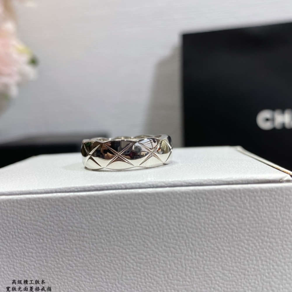 CHANEL rings