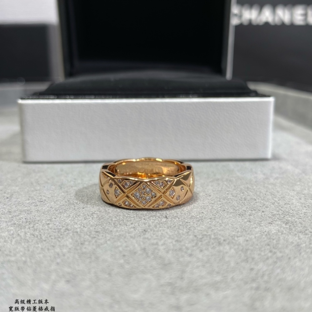 CHANEL rings