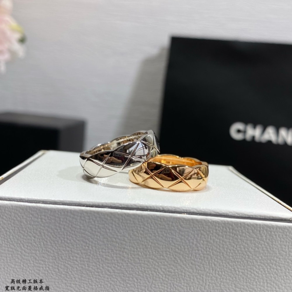 CHANEL rings