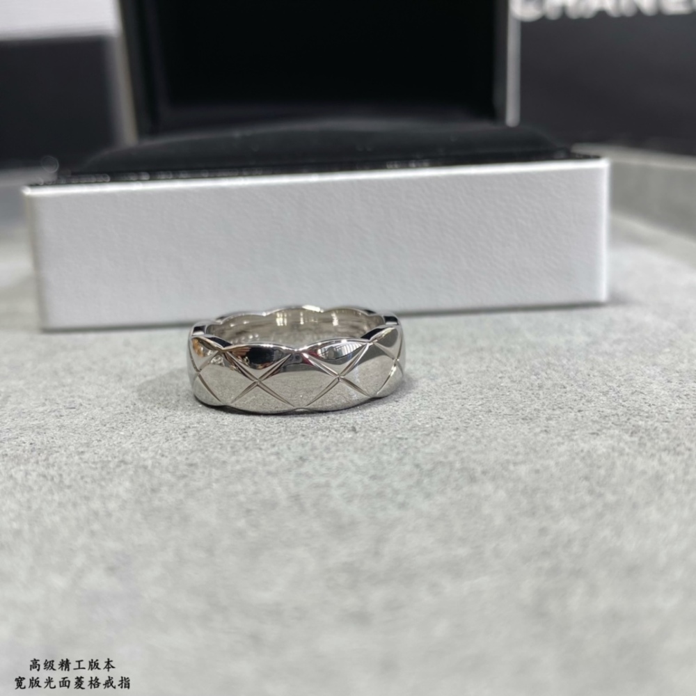 CHANEL rings