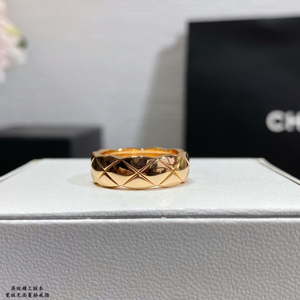 CHANEL rings
